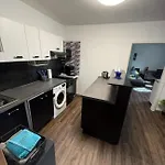 公寓 Homefeld - Elegante Und Moderne Zentral In Bei Fulda Mit Kueche, Kostenlosem Parkplatz Und Wlan