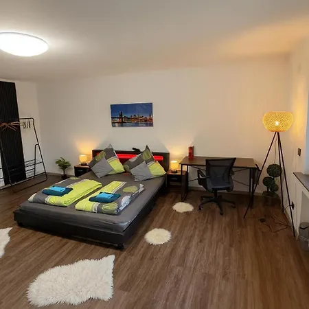 Homefeld - Elegante Und Moderne Zentral In Bei Fulda Mit Kueche, Kostenlosem Parkplatz Und Wlan 汉菲尔德