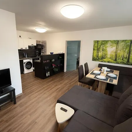 Homefeld - Elegante Und Moderne Zentral In Bei Fulda Mit Kueche, Kostenlosem Parkplatz Und Wlan Apartman