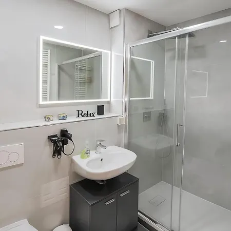 Apartman Homefeld - Elegante Und Moderne Zentral In Bei Fulda Mit Kueche, Kostenlosem Parkplatz Und Wlan Hünfeld