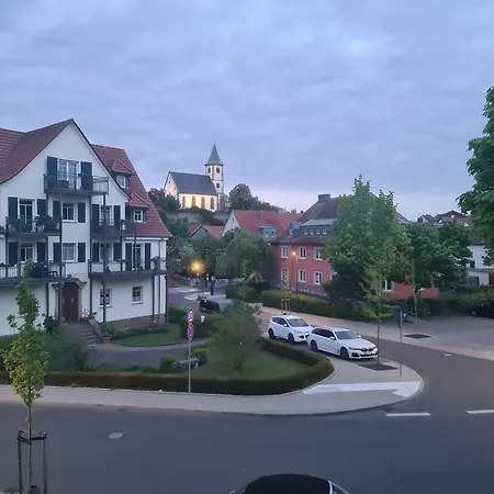 公寓 Homefeld - Elegante Und Moderne Zentral In Bei Fulda Mit Kueche, Kostenlosem Parkplatz Und Wlan 汉菲尔德